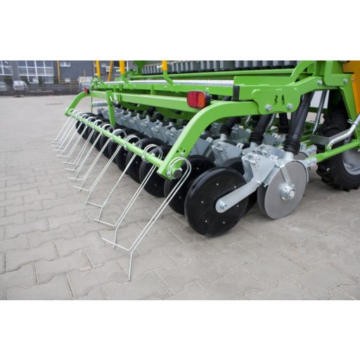 Bomet Scorpius 3M Univerzális vetőgép