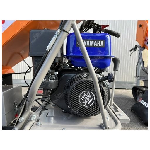 DELEKS DK-800-GREEN-YAMAHA Önjáró nyomkövetős ágaprító