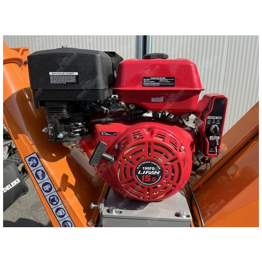 Deleks DK-800-GREEN-LIFAN Önjáró nyomkövetős ágaprító