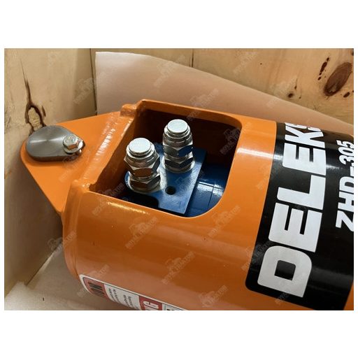 Deleks ZHD-305 Fúró